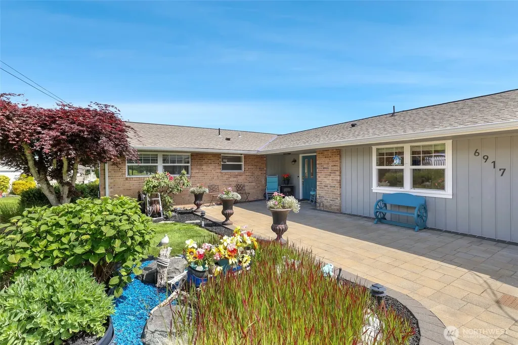 6917 Rainier Avenue Gig Harbor WA 98335