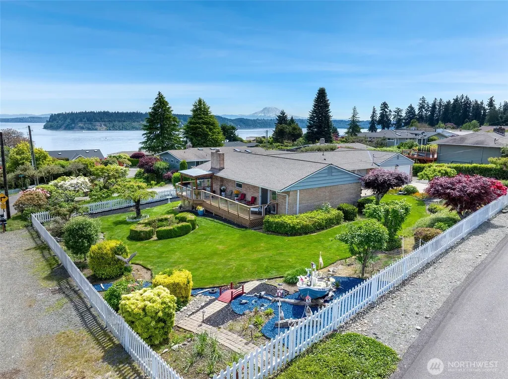 6917 Rainier Avenue Gig Harbor WA 98335