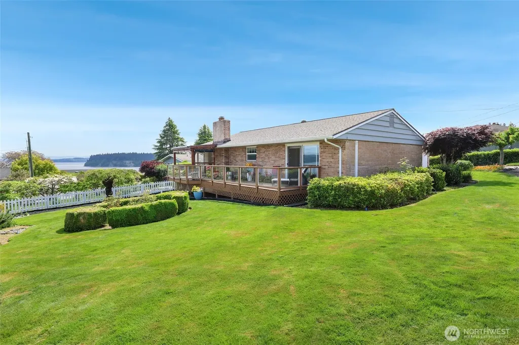 6917 Rainier Avenue Gig Harbor WA 98335