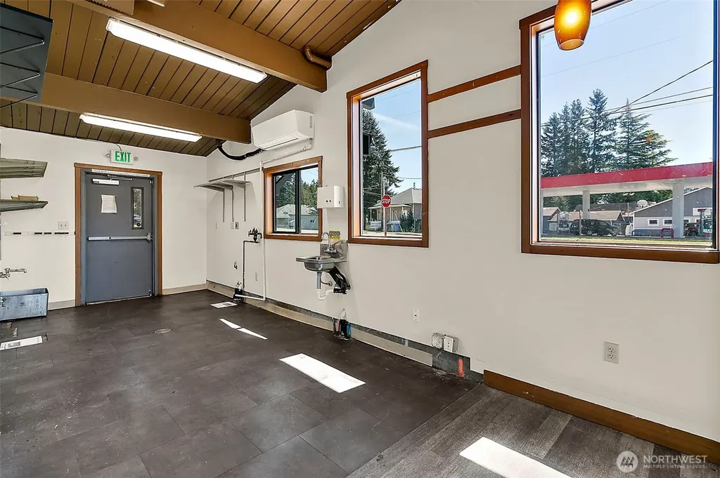32616 3rd Avenue Black Diamond WA 98010