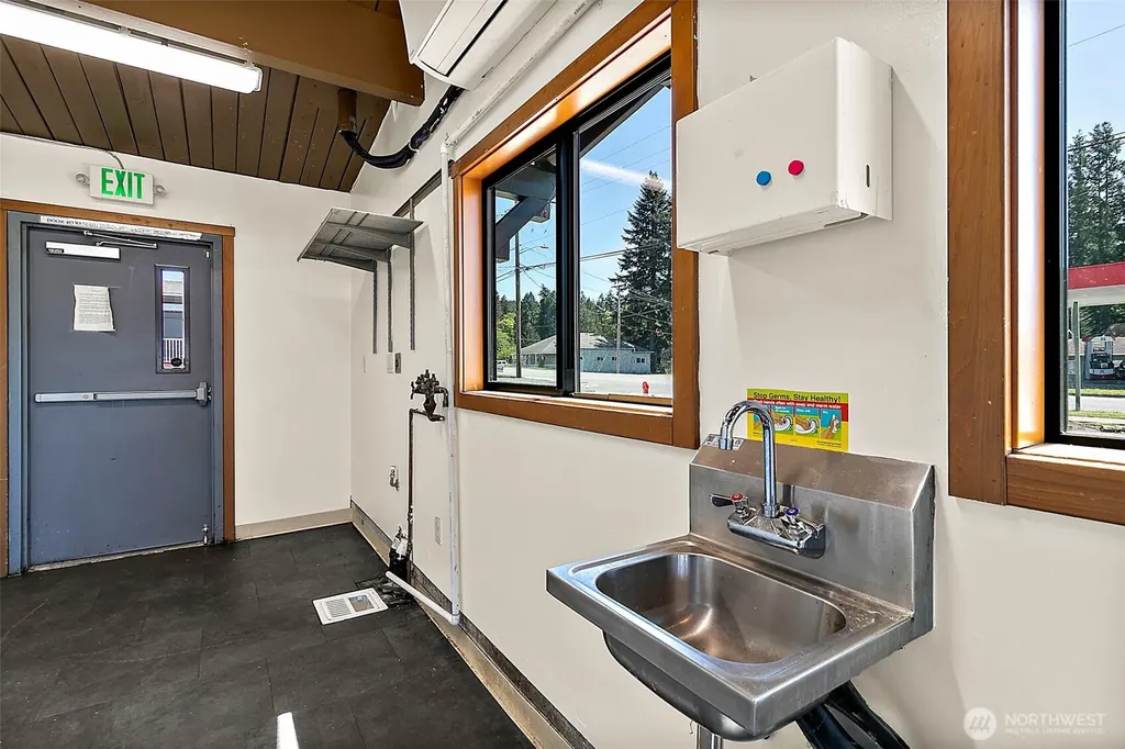 32616 3rd Avenue Black Diamond WA 98010
