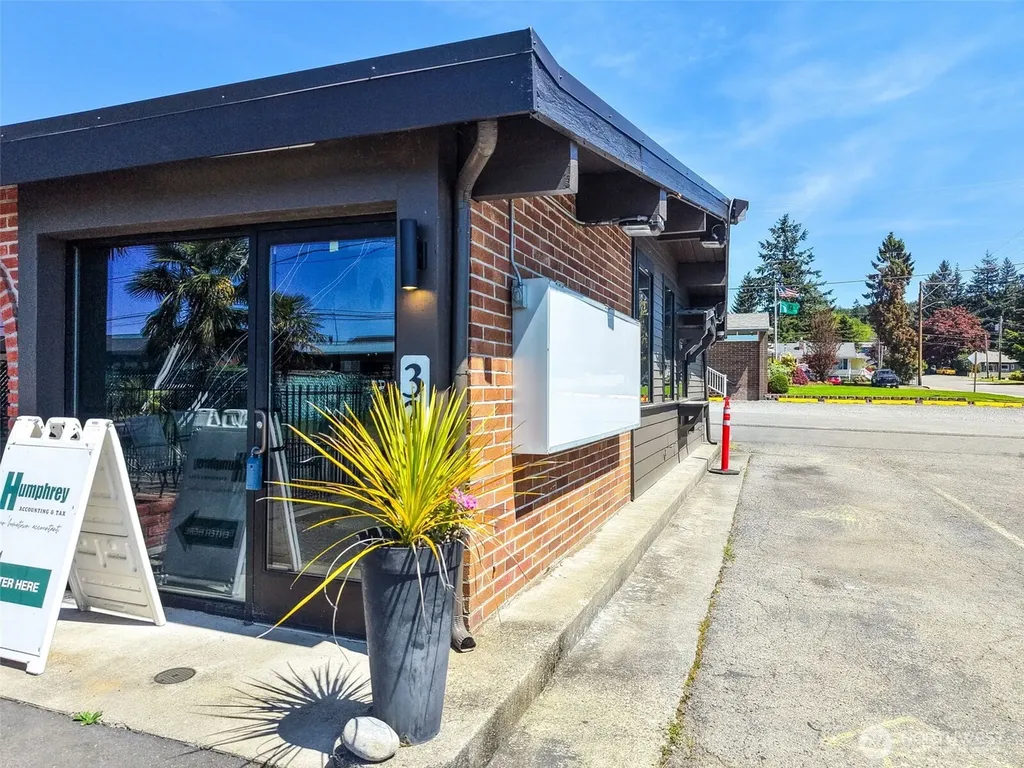 32616 3rd Avenue Black Diamond WA 98010