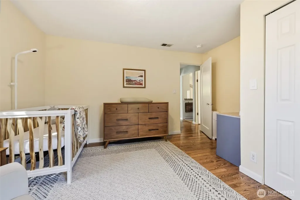 9416 5th Avenue NE Seattle WA 98115