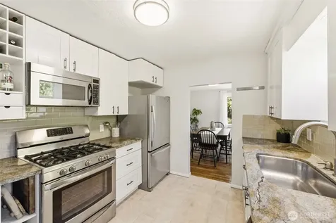9416 5th Avenue NE Seattle WA 98115