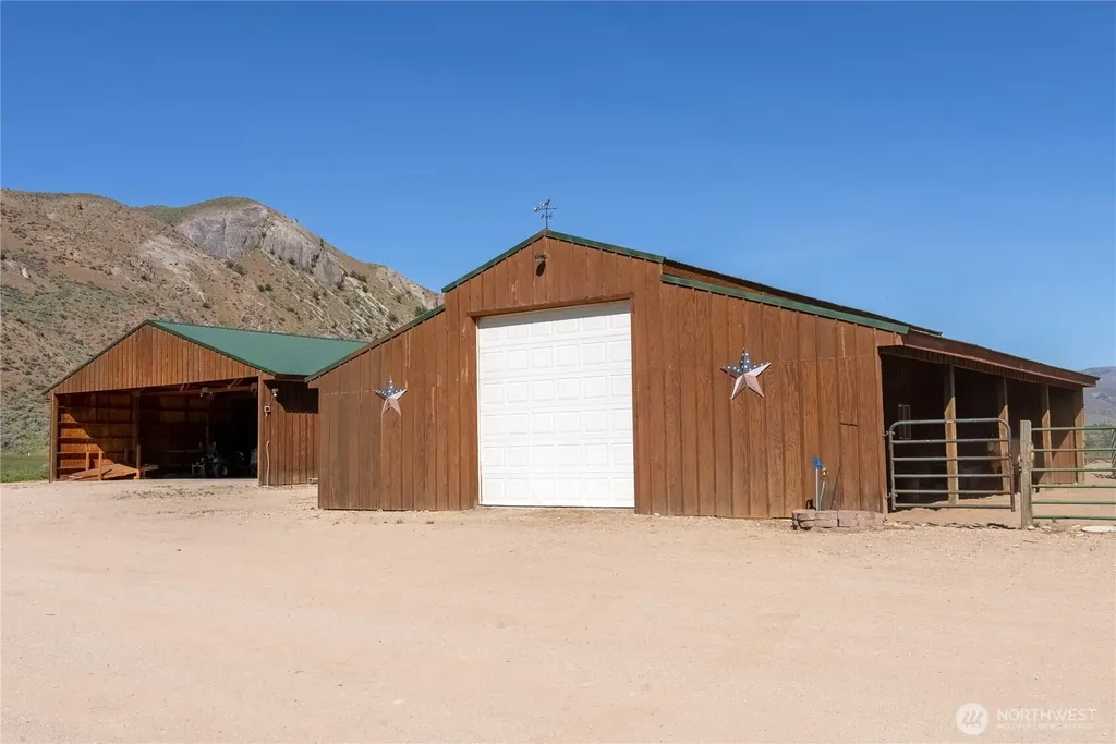 112 Pine Creek Road Tonasket WA 98855