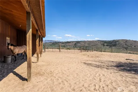 112 Pine Creek Road Tonasket WA 98855