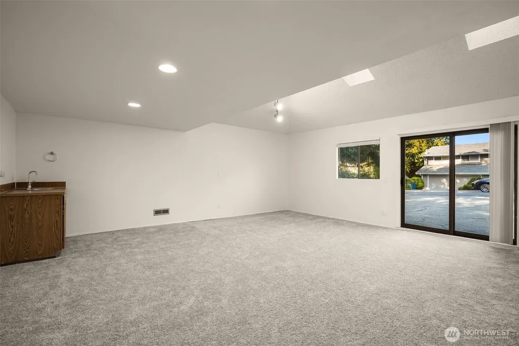 8129 NE 131st Street Kirkland WA 98034