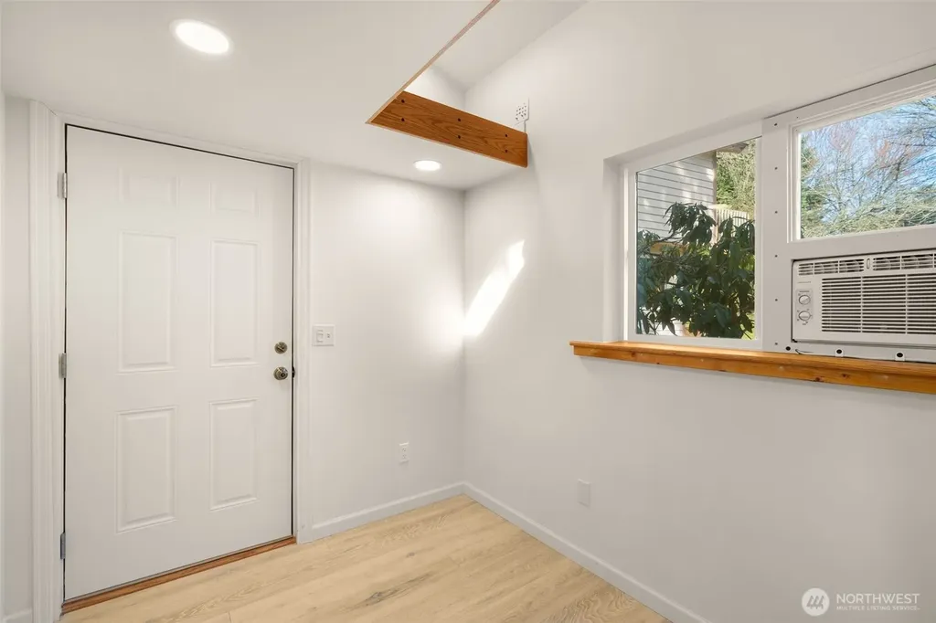 8129 NE 131st Street Kirkland WA 98034