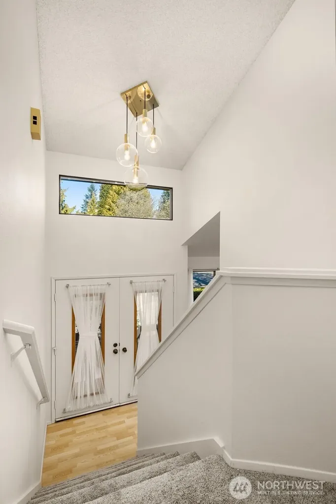 8129 NE 131st Street Kirkland WA 98034