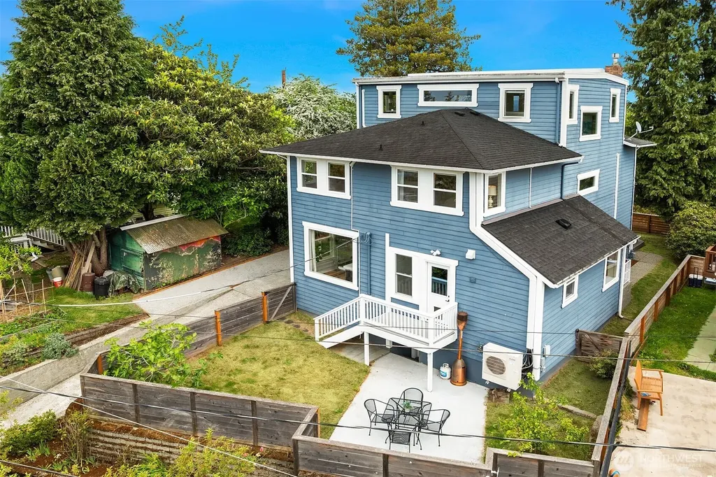 915 30th Avenue S Seattle WA 98144