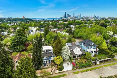 915 30th Avenue S Seattle WA 98144