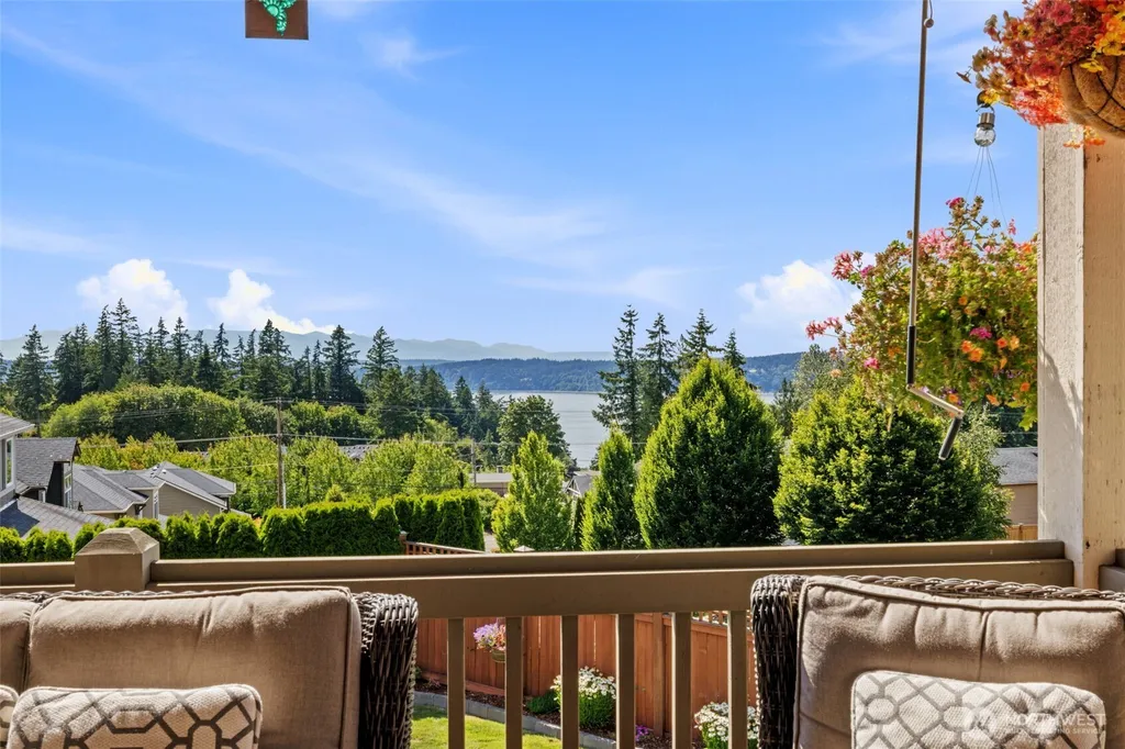 4802 Hunttings Lane Mukilteo WA 98275