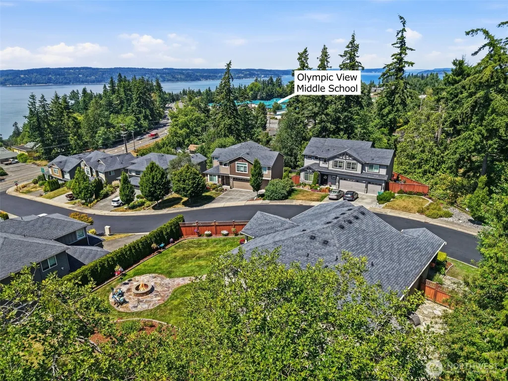 4802 Hunttings Lane Mukilteo WA 98275