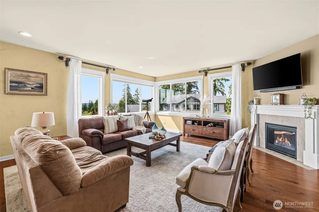 4802 Hunttings Lane Mukilteo WA 98275