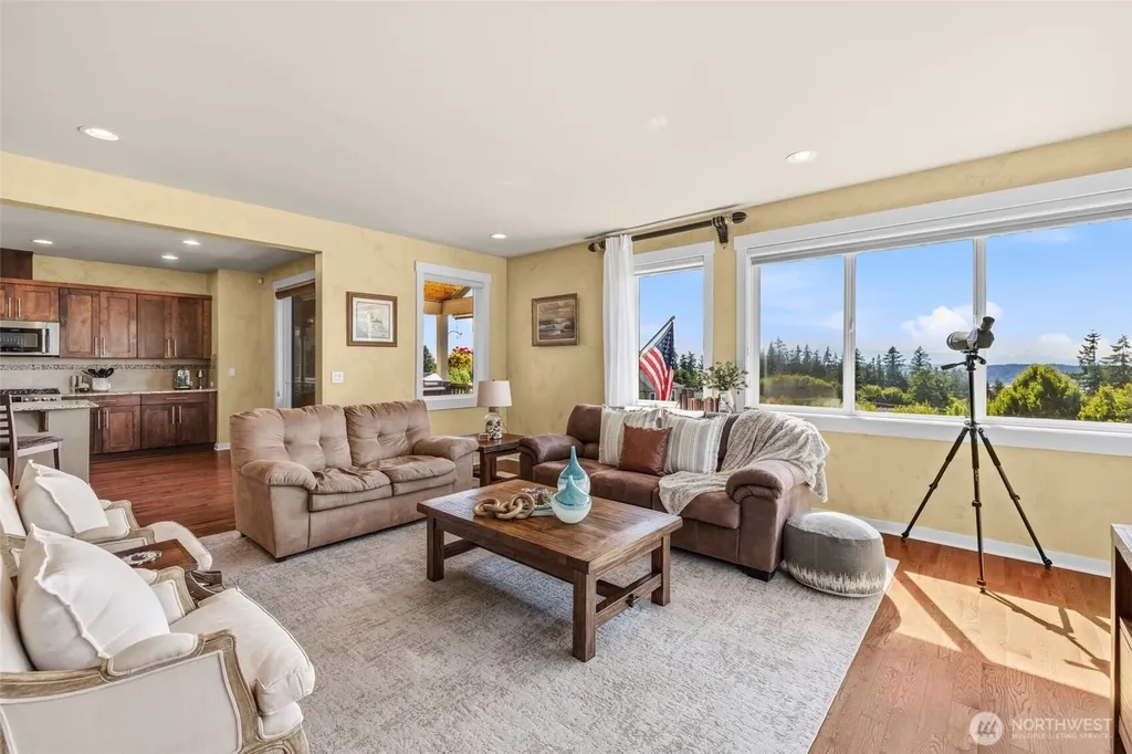 4802 Hunttings Lane Mukilteo WA 98275