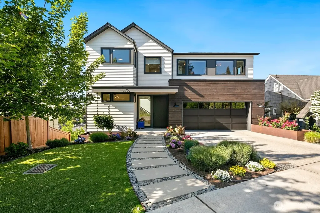 728 W Etruria Street Seattle WA 98119