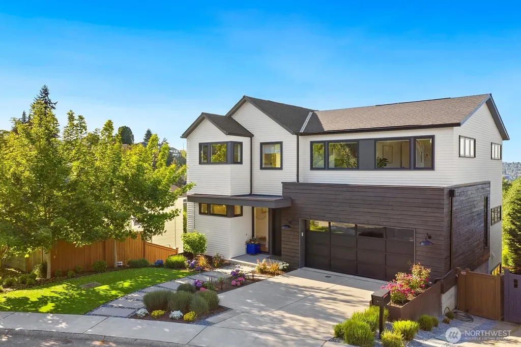 728 W Etruria Street Seattle WA 98119