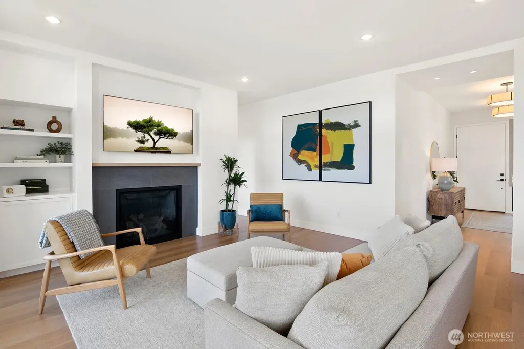 728 W Etruria Street Seattle WA 98119