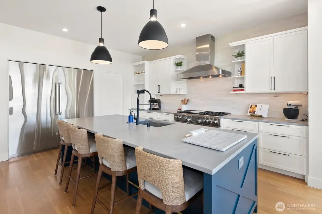 728 W Etruria Street Seattle WA 98119