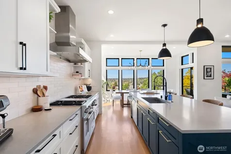 728 W Etruria Street Seattle WA 98119