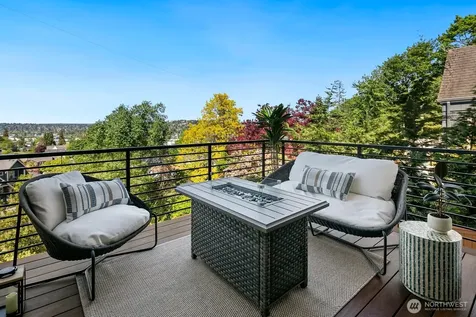 728 W Etruria Street Seattle WA 98119