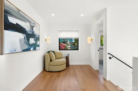 728 W Etruria Street Seattle WA 98119