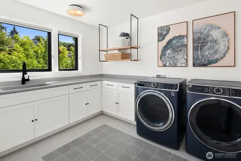 728 W Etruria Street Seattle WA 98119