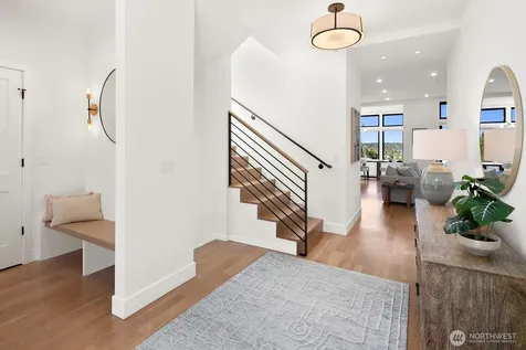 728 W Etruria Street Seattle WA 98119