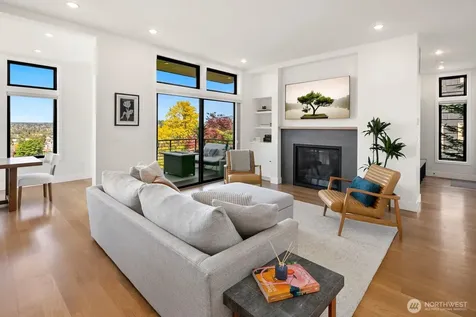 728 W Etruria Street Seattle WA 98119