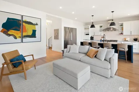 728 W Etruria Street Seattle WA 98119