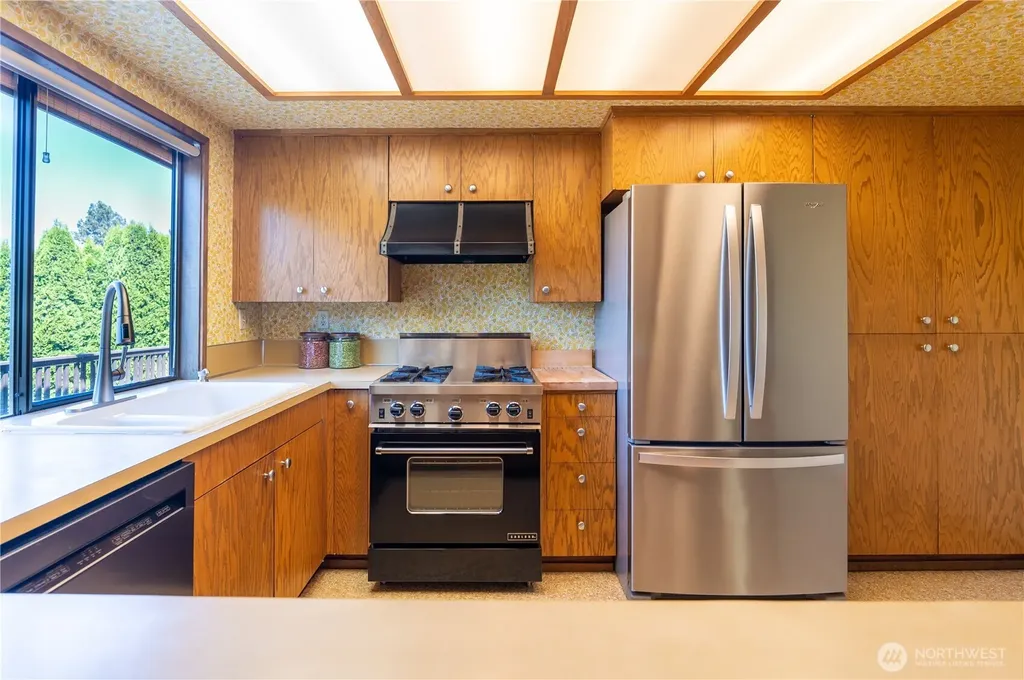 4033 52nd Place SW Seattle WA 98116