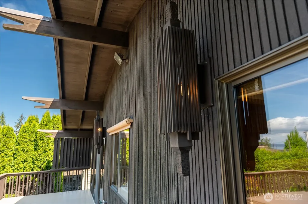 4033 52nd Place SW Seattle WA 98116