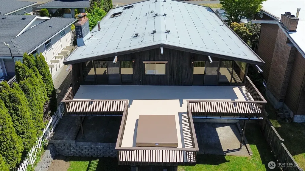 4033 52nd Place SW Seattle WA 98116