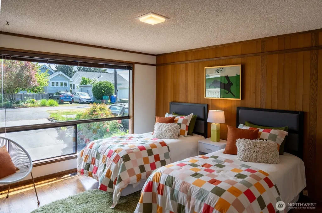 4033 52nd Place SW Seattle WA 98116