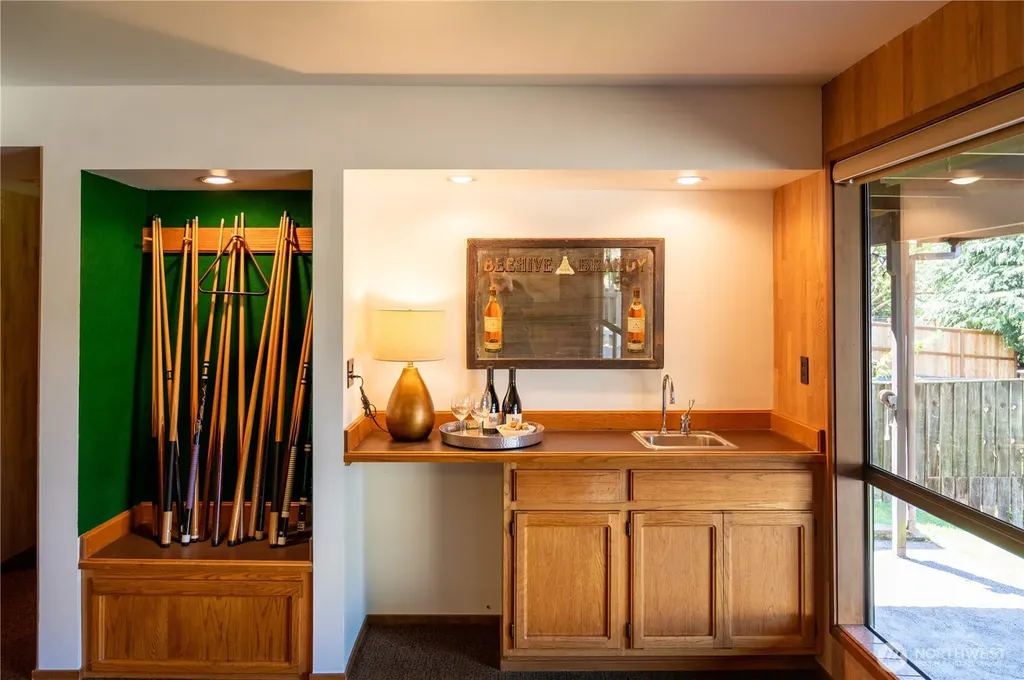 4033 52nd Place SW Seattle WA 98116
