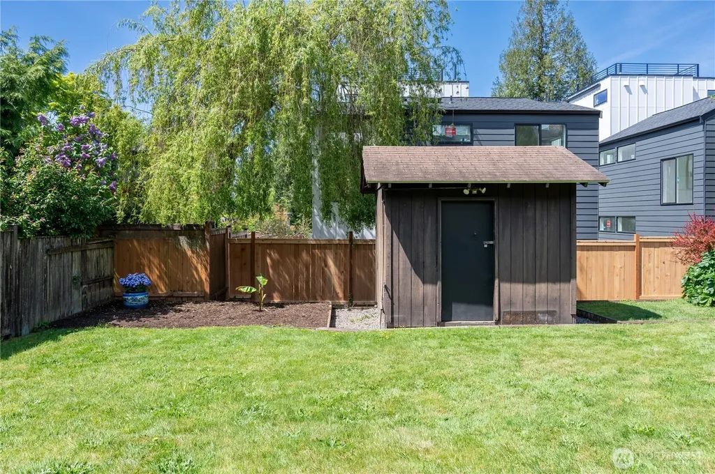 4033 52nd Place SW Seattle WA 98116