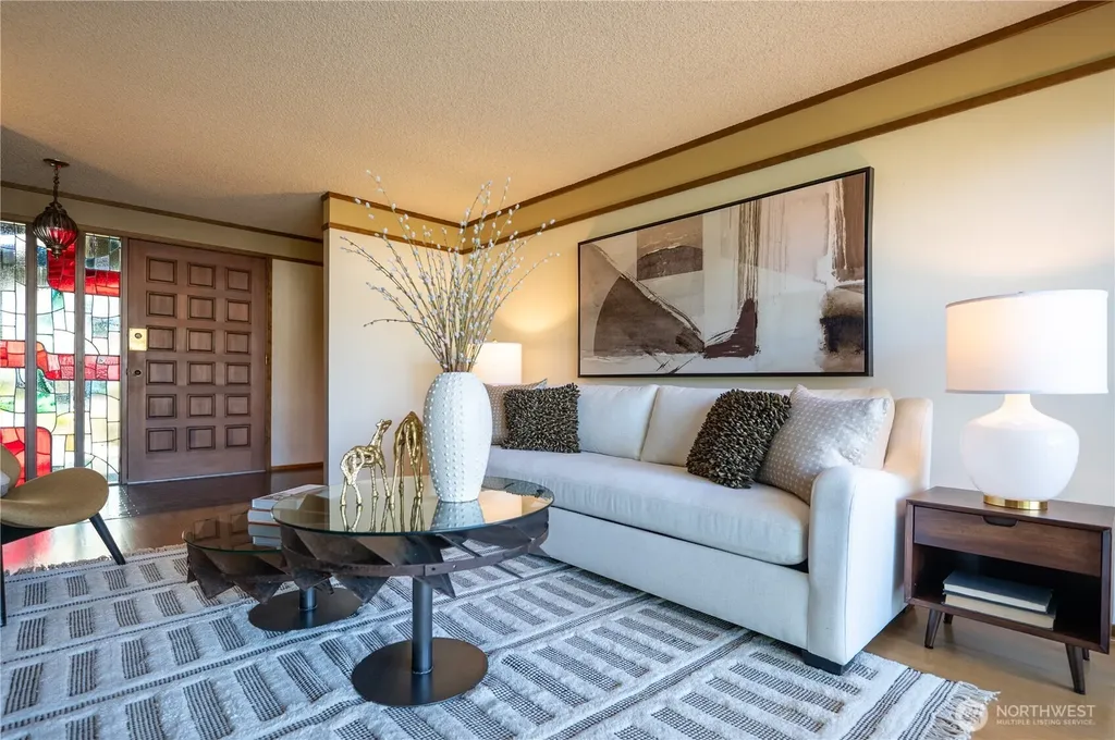 4033 52nd Place SW Seattle WA 98116