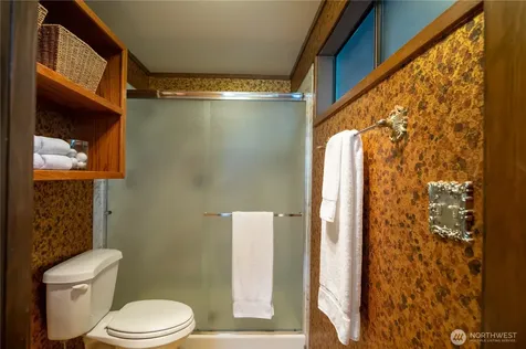 4033 52nd Place SW Seattle WA 98116