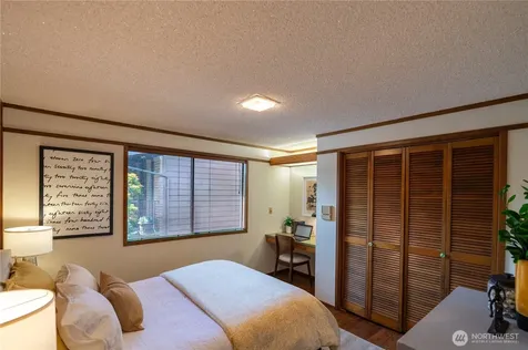 4033 52nd Place SW Seattle WA 98116
