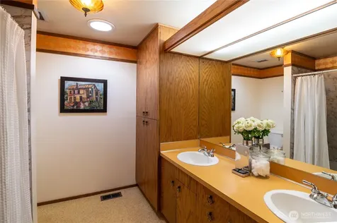4033 52nd Place SW Seattle WA 98116