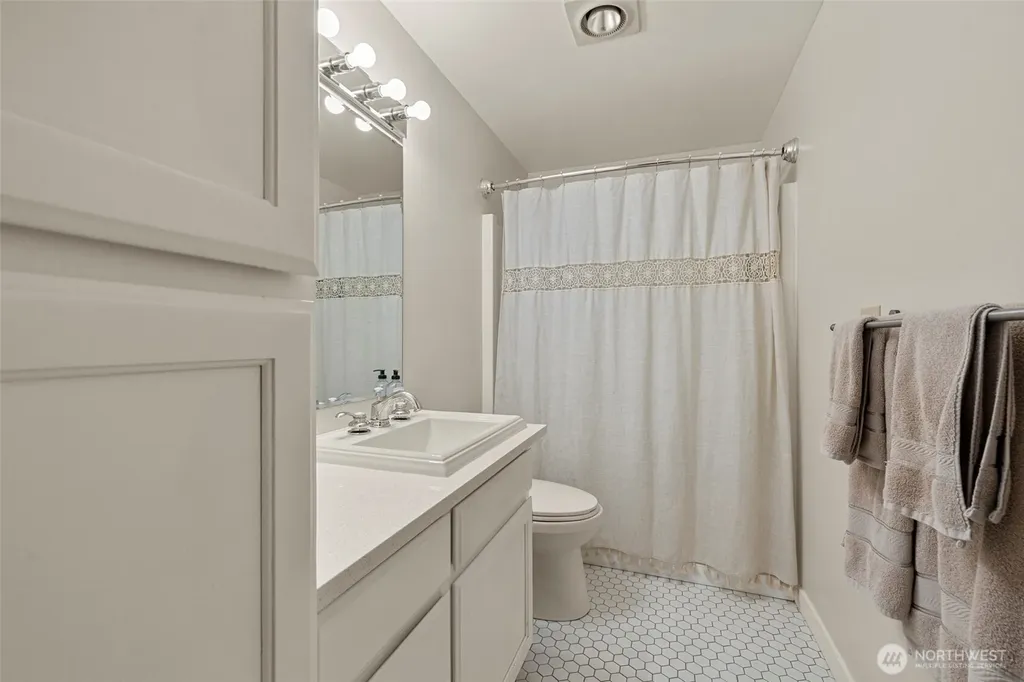 32417 2nd Avenue Black Diamond WA 98010