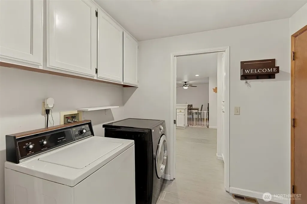 32417 2nd Avenue Black Diamond WA 98010