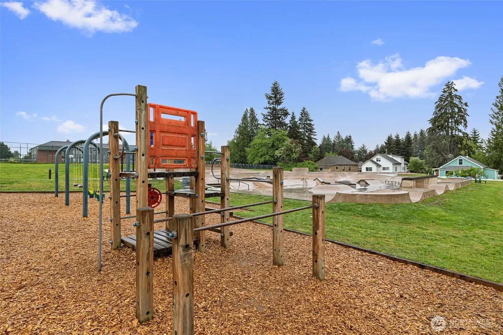 32417 2nd Avenue Black Diamond WA 98010