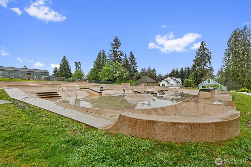 32417 2nd Avenue Black Diamond WA 98010