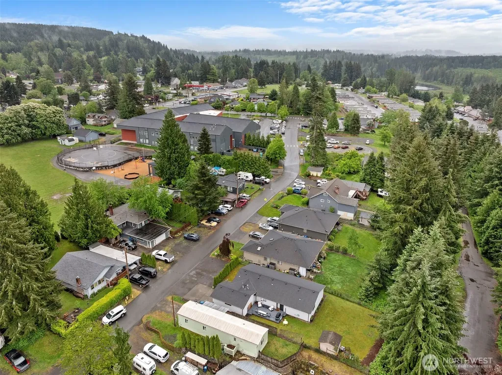 32417 2nd Avenue Black Diamond WA 98010