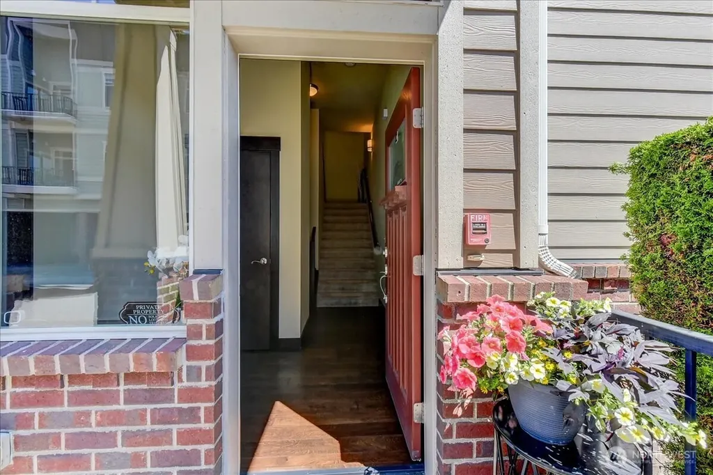 4020 NE 3rd Place Renton WA 98056