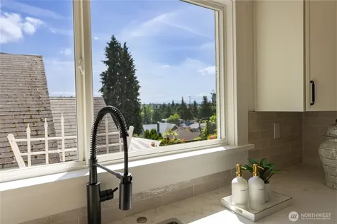 317 NE 58th Street Seattle WA 98105