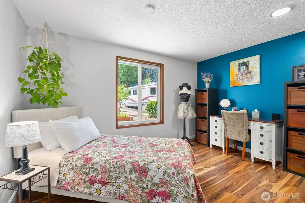 4823 W Tapps Dr E Lake Tapps WA 98391
