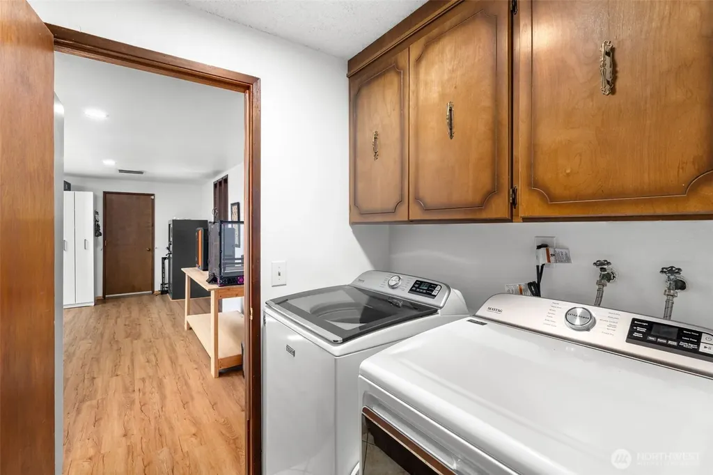 4823 W Tapps Dr E Lake Tapps WA 98391