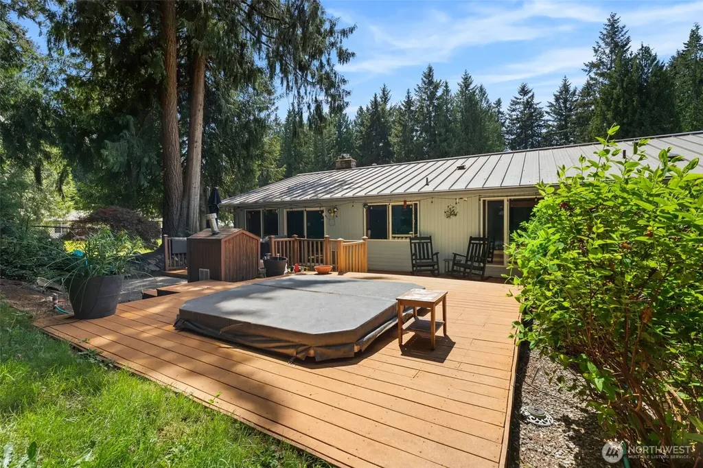 4823 W Tapps Dr E Lake Tapps WA 98391